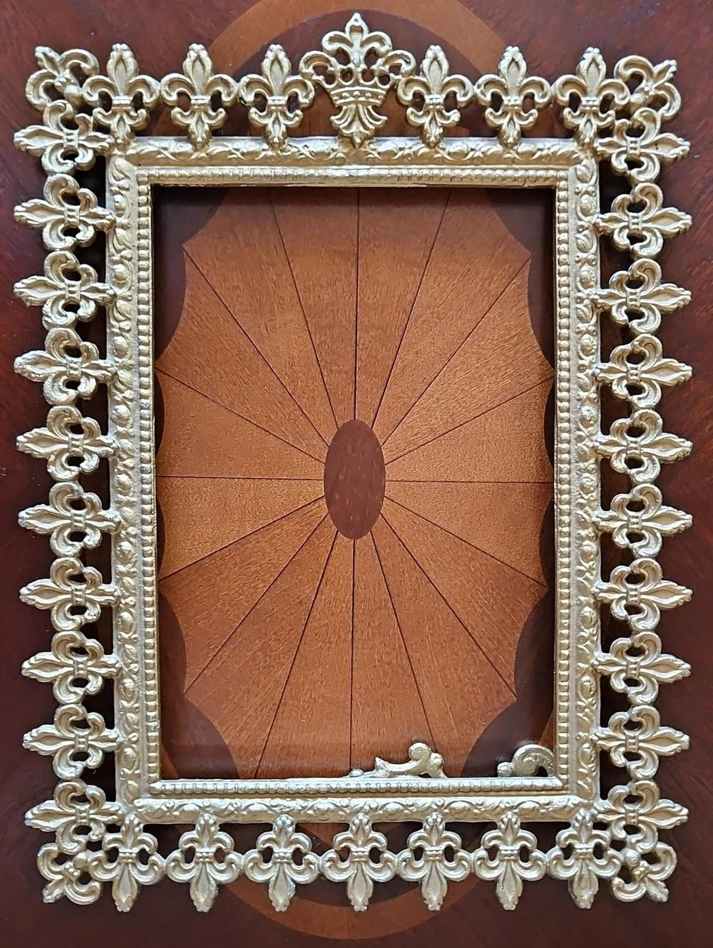 Vintage Wilton Ornate Gold Metal Fleur de Lis Picture Frame Hollywood Regency